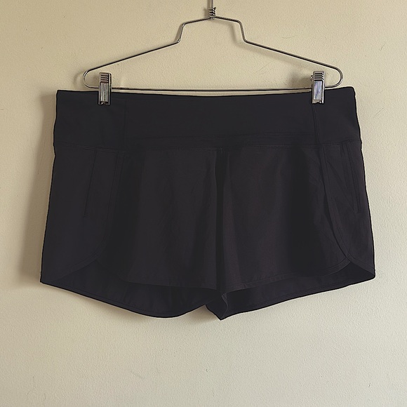 Lululemon || Woman’s Speed Up Lined Shorts Sz 12 - Picture 1 of 13